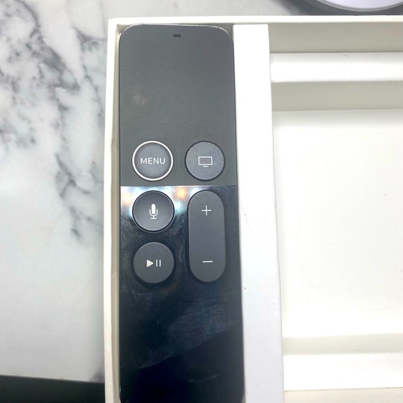Apple TV Entertainment console - Picture 5 of 6